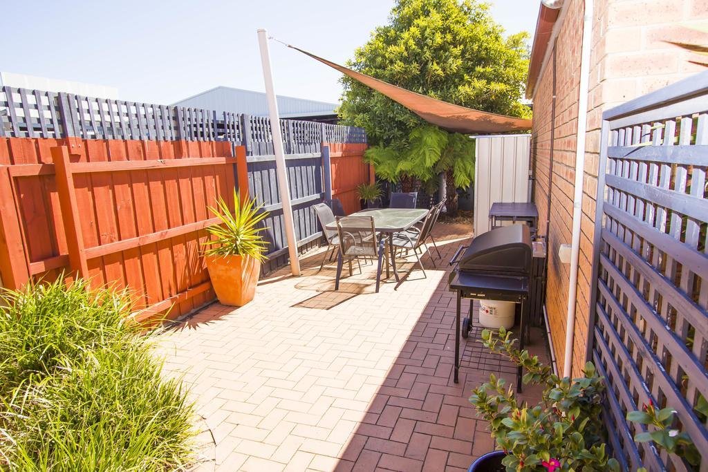 Colonial Motor Inn Bairnsdale Golden Chain Property Exterior photo