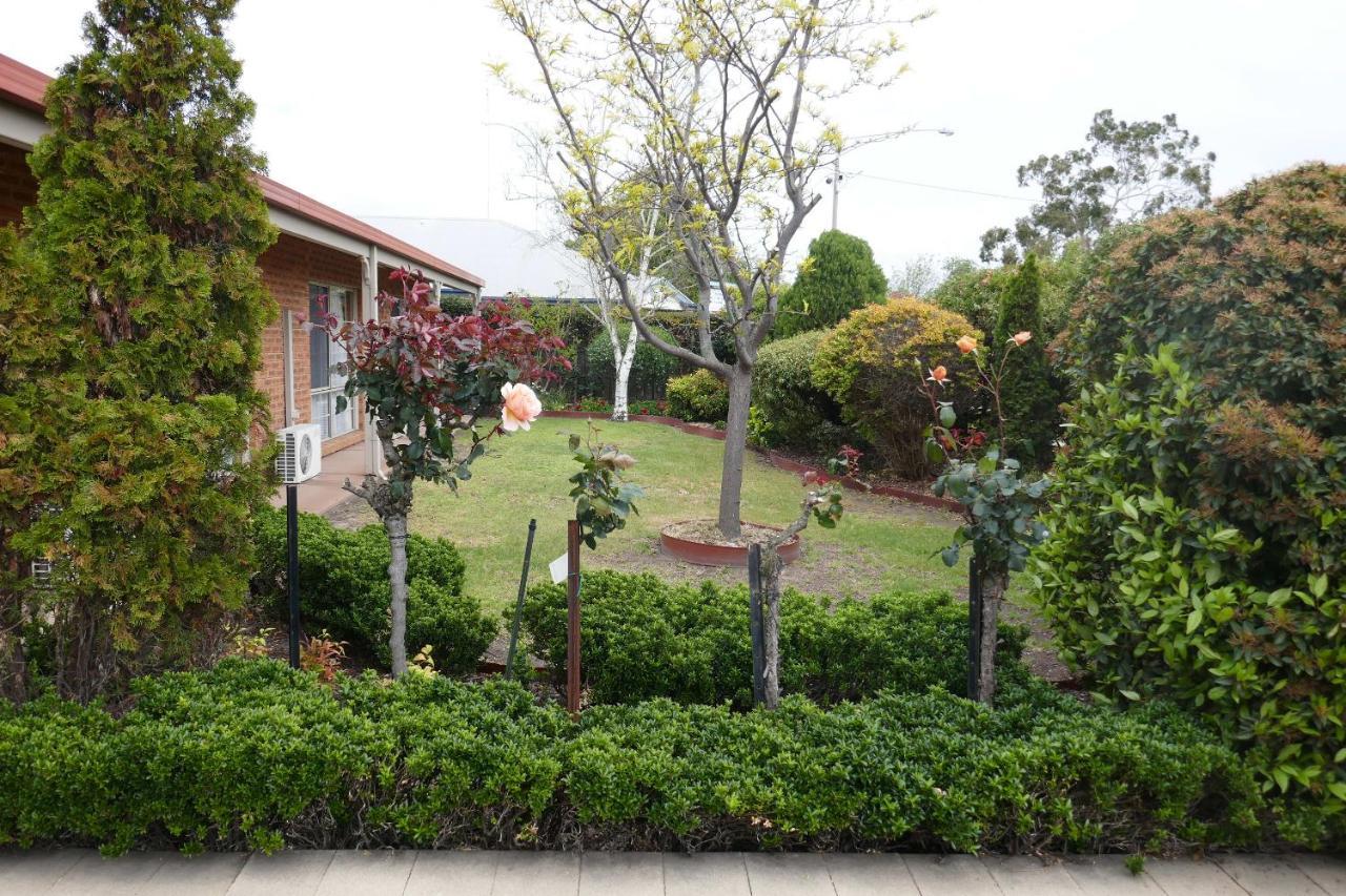 Colonial Motor Inn Bairnsdale Golden Chain Property Exterior photo