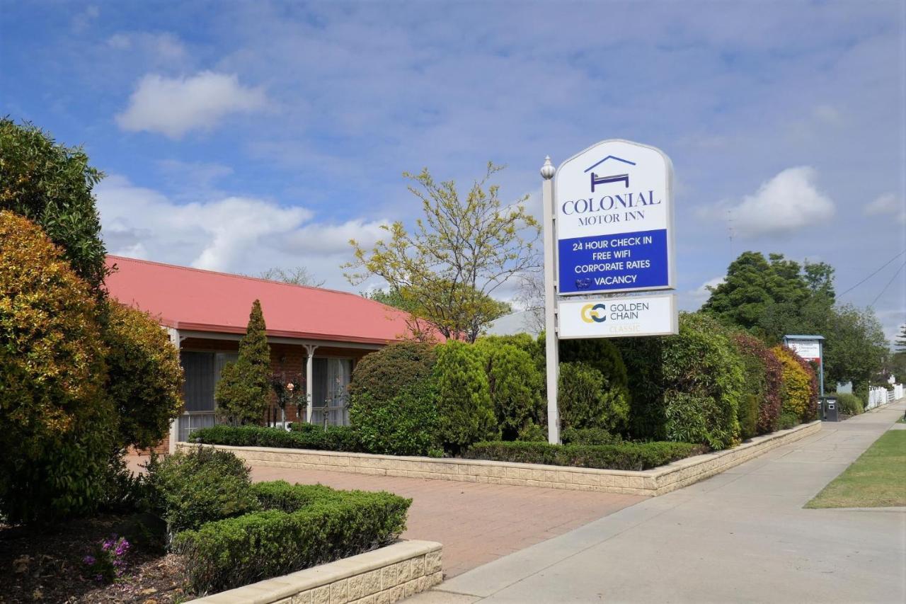 Colonial Motor Inn Bairnsdale Golden Chain Property Exterior photo